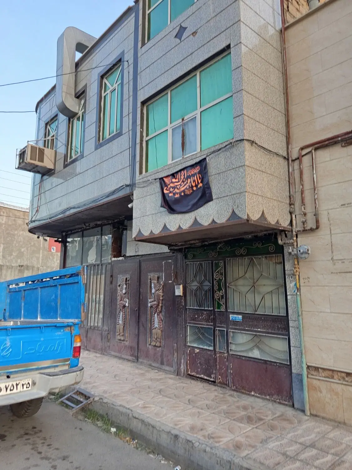خانه دو طبقه در خیابان فجر