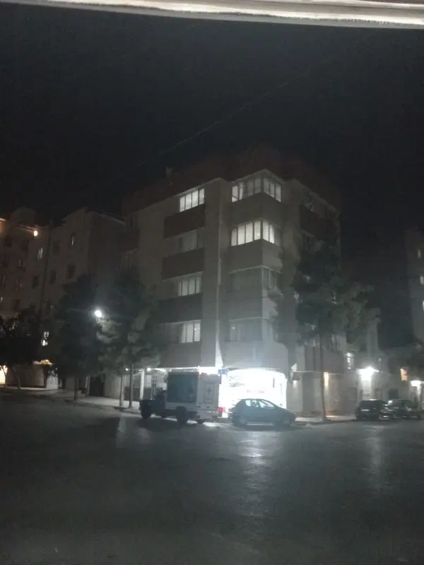 ۹۰ متر ۲ خواب طبقه اول با حیاط بزرگ