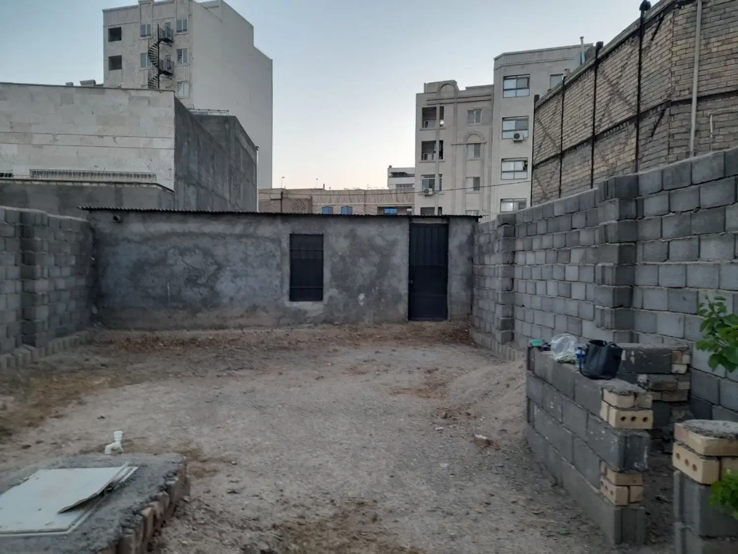 اجاره زمین و انباری