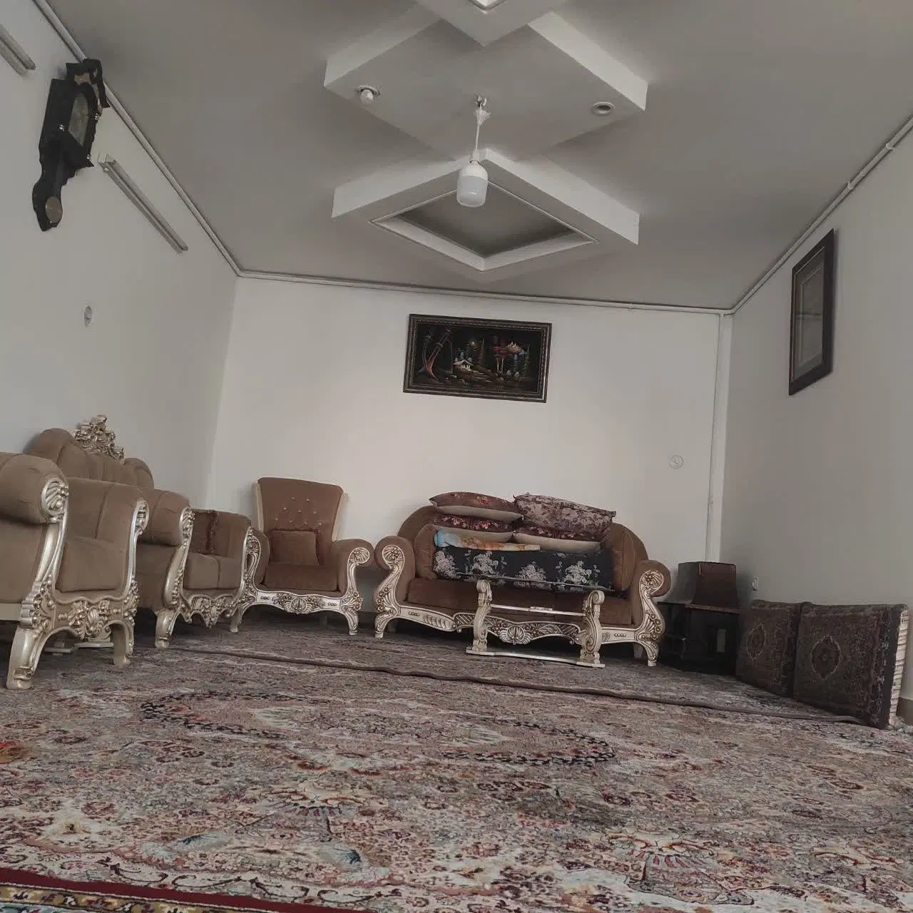 خانه ویلایی آپارتمانی طبقه اول راه جدا