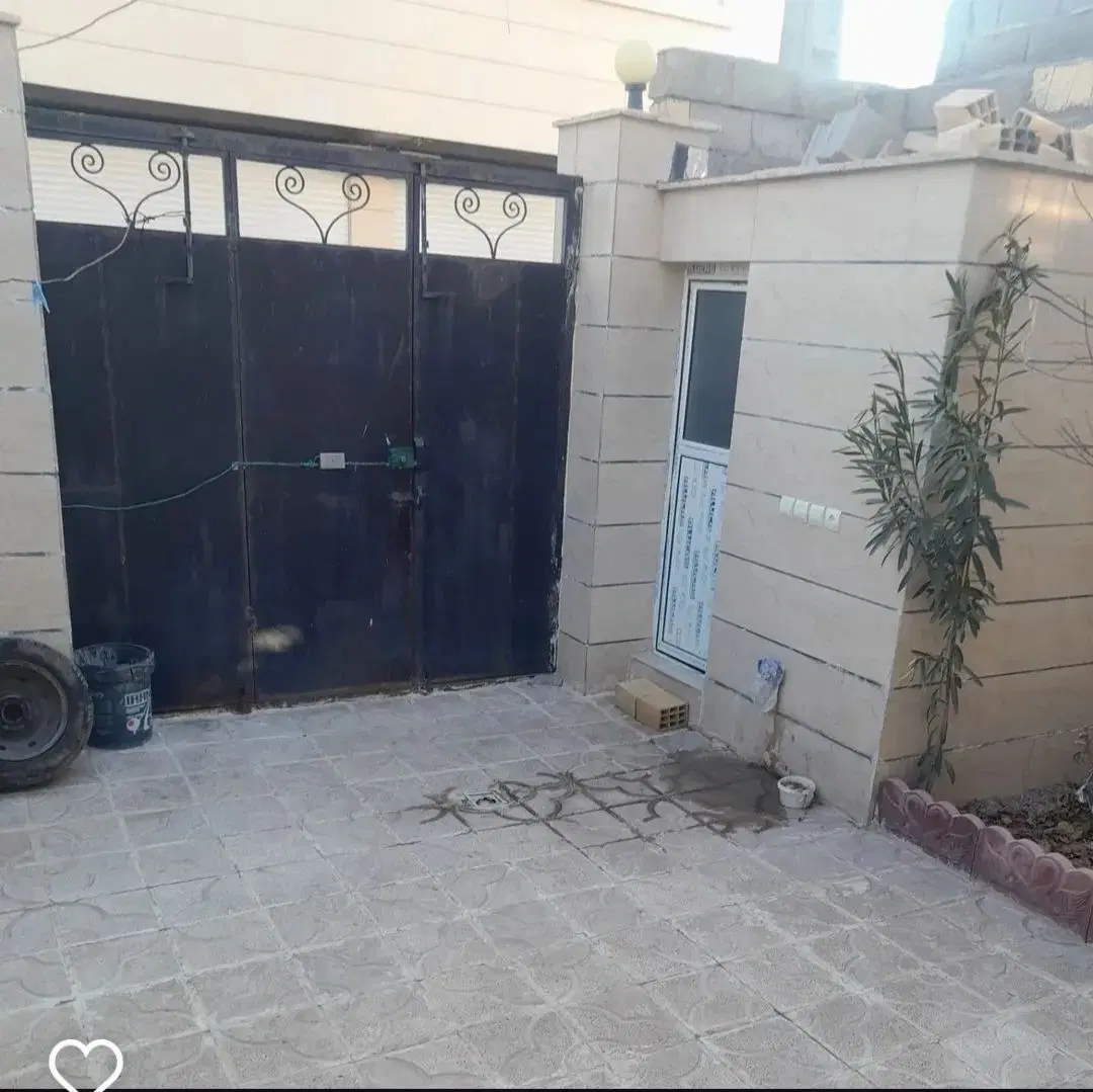 خانه ویلایی در خیابان خاتم الانبیا