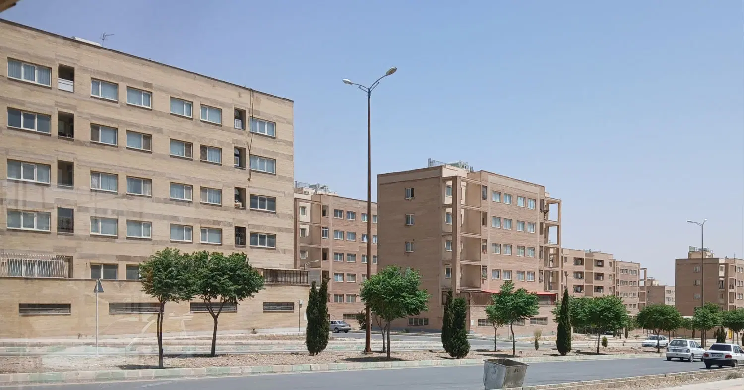 آپارتمان ای دو طبقه ۴ دو بالکنه