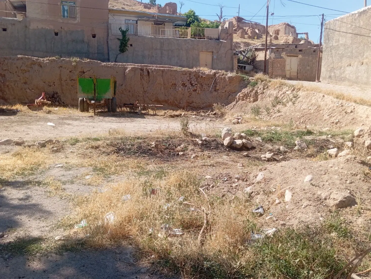 زمین مسکونی سه نبش