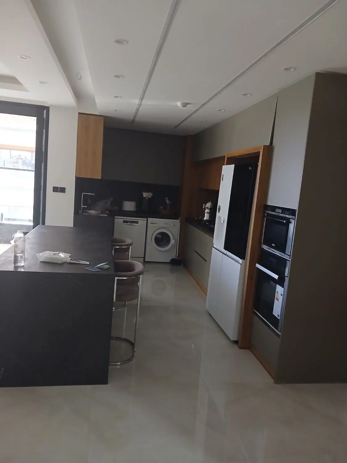 فروش آپارتمان سه درخیابان مشتاق