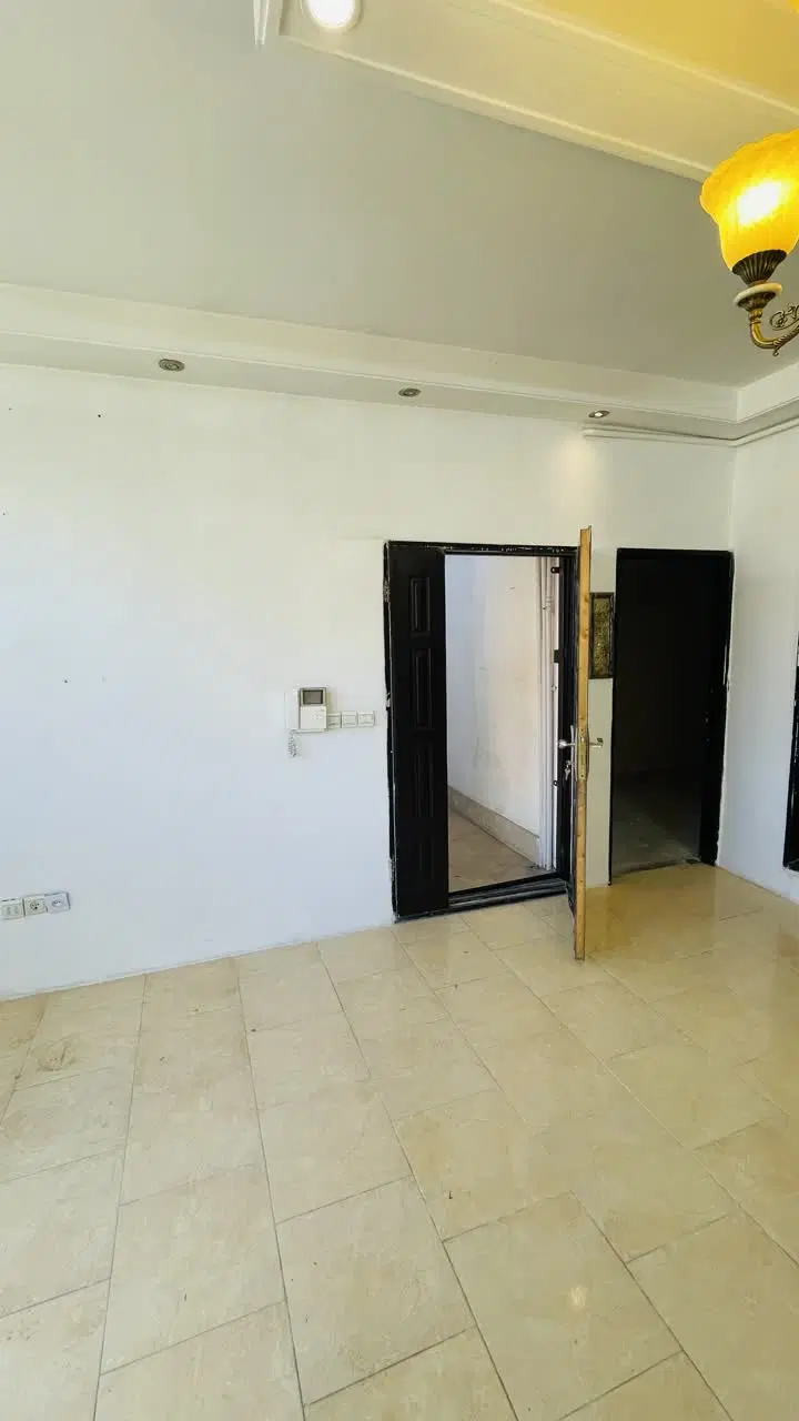 آپارتمان طبقه دوم مطهری رهن کامل