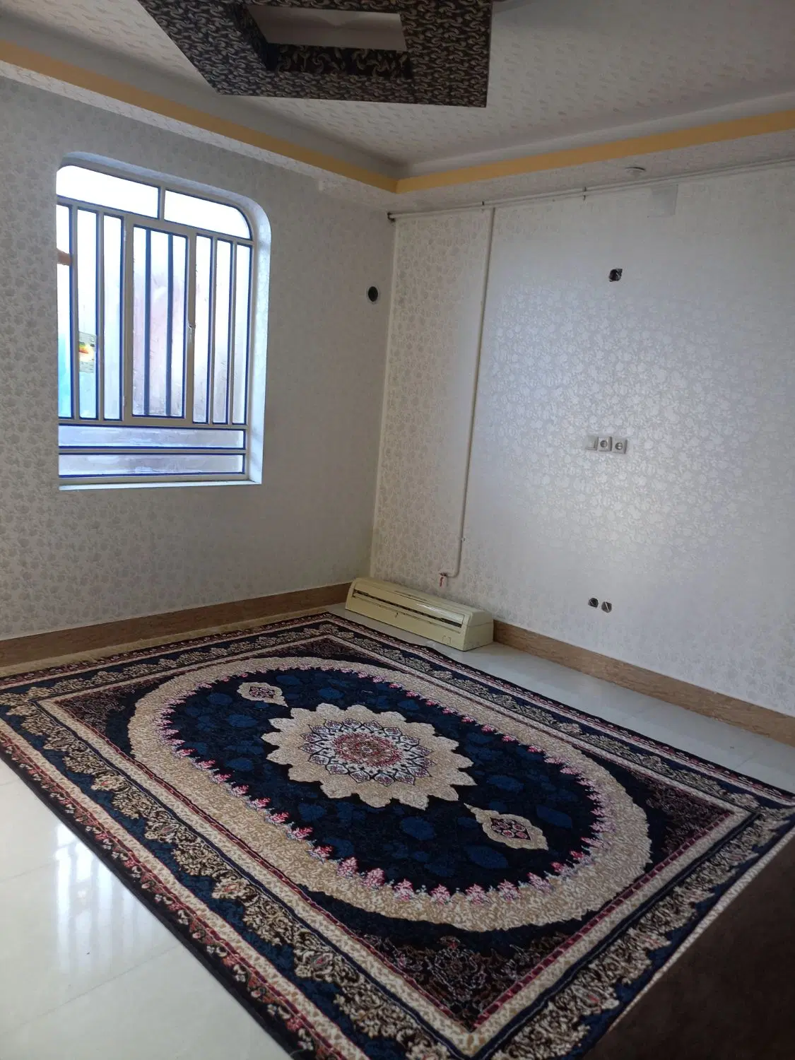 آپارتمان طبقه بالا.  سه واحده