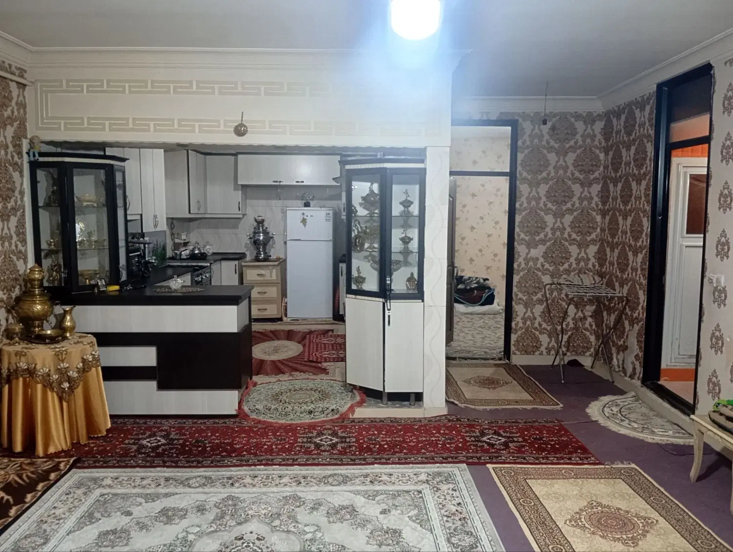 آپارتمان ۹۰ متریربرخیابان ۲۰ متری