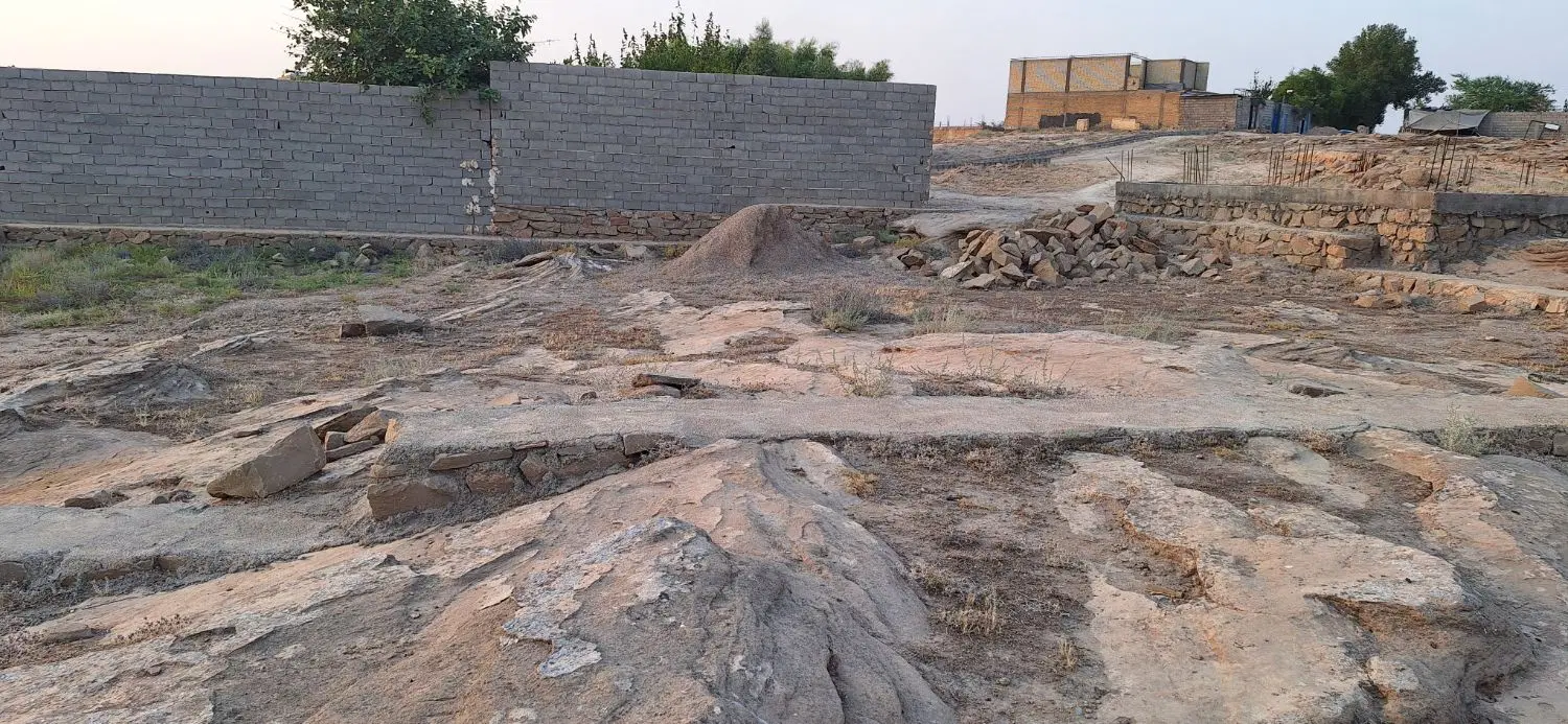 زمین خرمن خاک