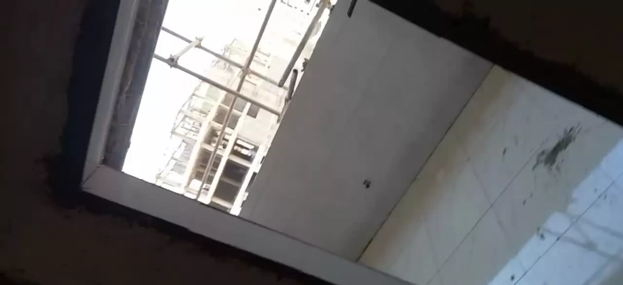 طبقه ۲‌‌رو‌به‌نما.۱۲۶متری