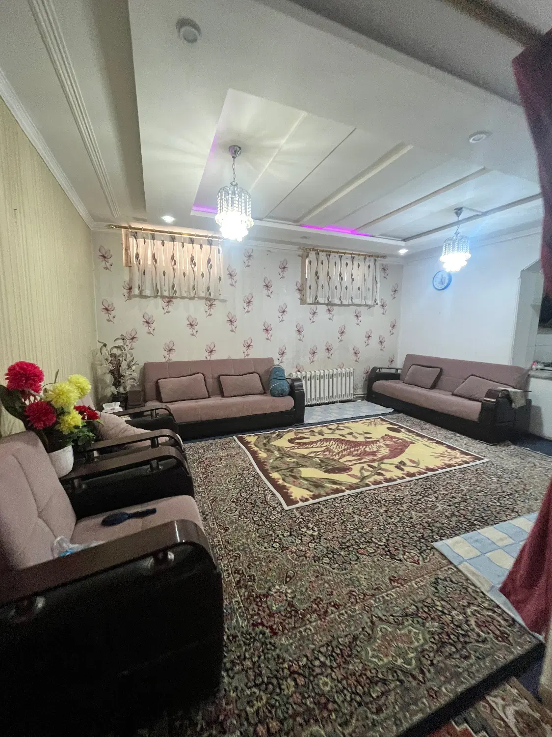آپارتمان ۹۰متری با حیاط اختصاصی فوری