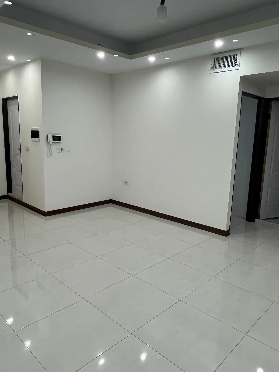 ۹۶ متر دوخواب ، وایین