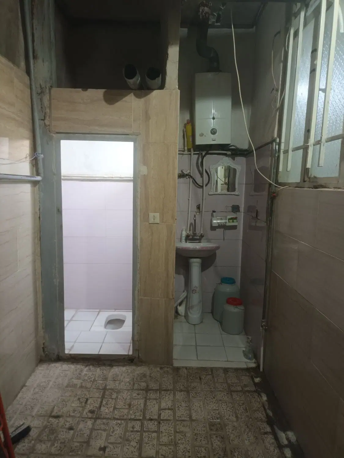 خانه ۷۵متری دارای اتاق ۱۸ متری