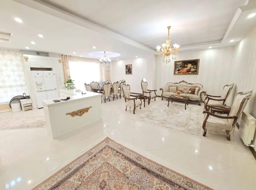 ۱۳۵ متر، سه خواب، تک واحدی، پارکینگ اصلی