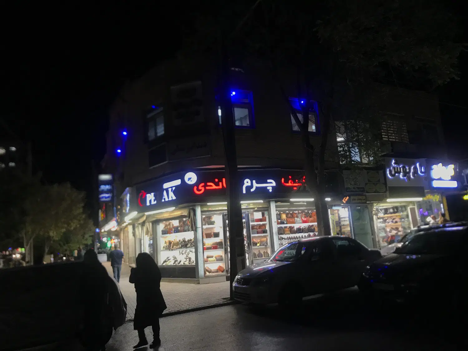 معلم ۹واحد۵۵متر نبش جهت اداری