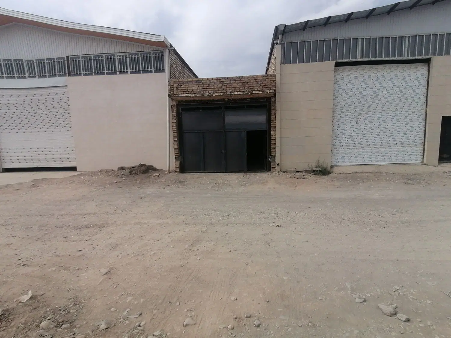 فروش انبار، کارگاه
