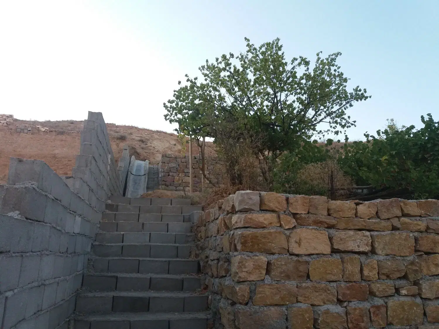 زمین دنج حدود  ۳۲۰ متر در روستای چهار خروار
