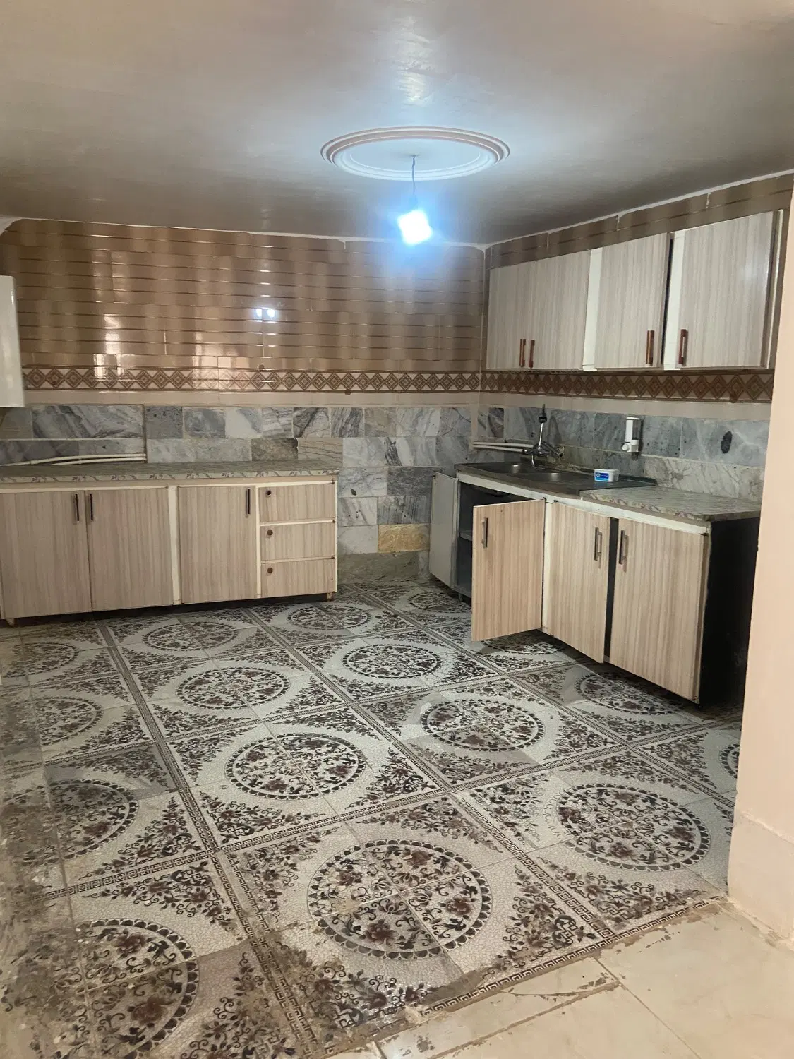 طبقه اجاره ای خیابان دولت