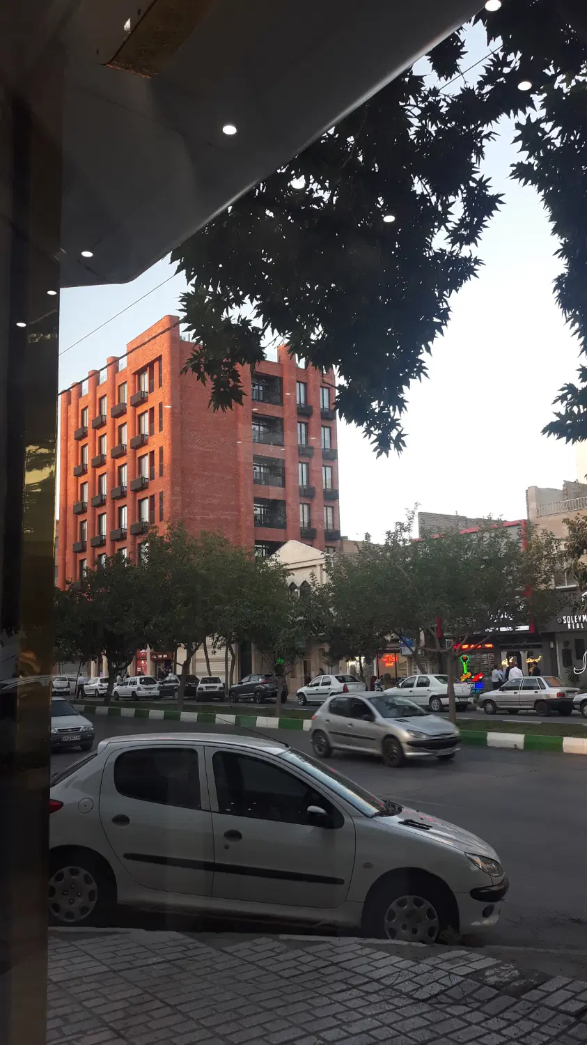 ۳۵ متر تجاری ،اریشگاه زنانه ،دارای سرویس بهداشتی
