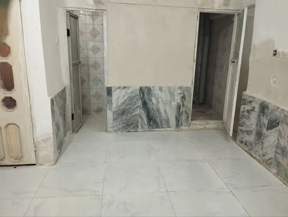 طبقه همکف_کف سرامیک_قابل مذاکره