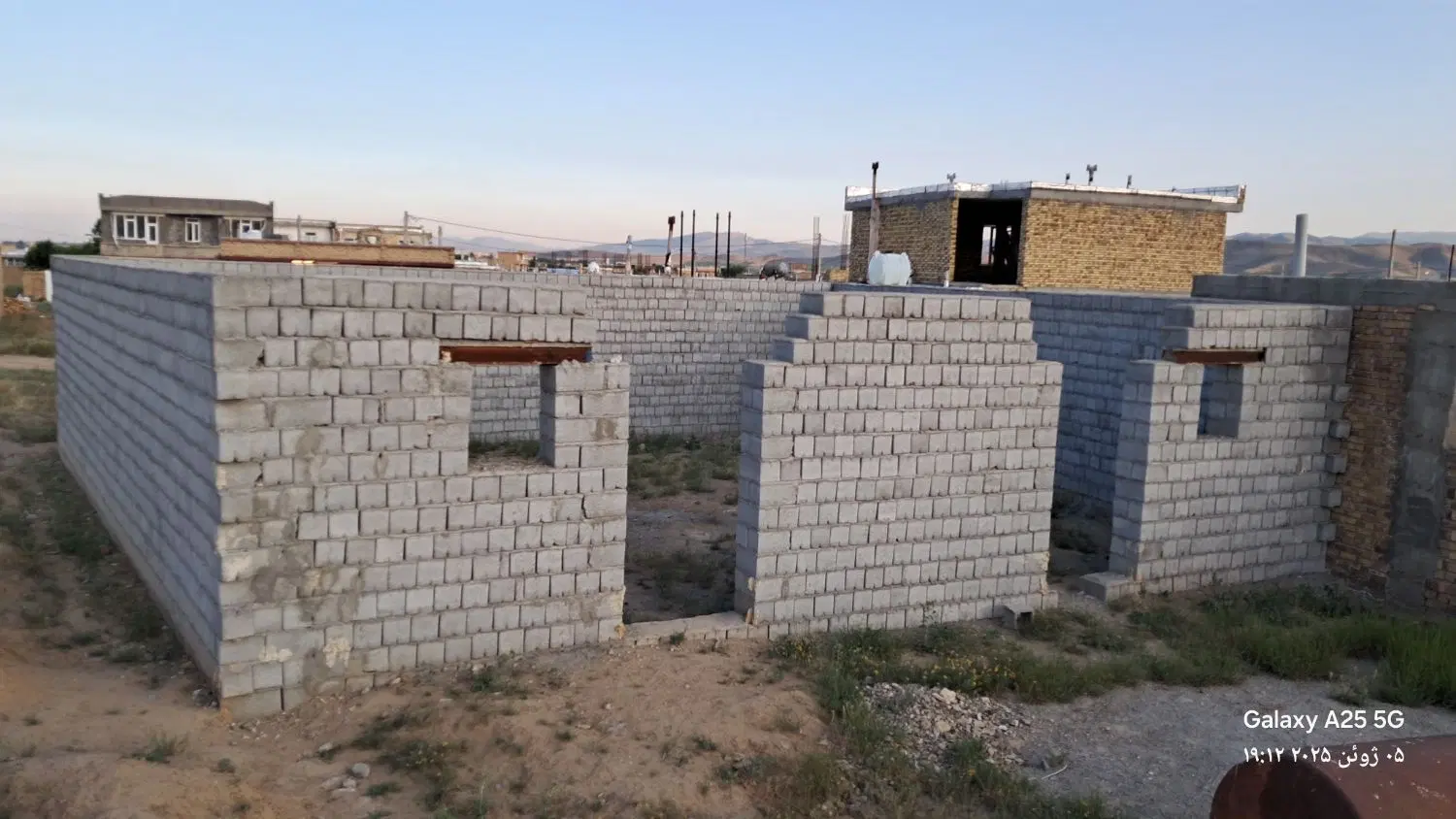زمین نازلو