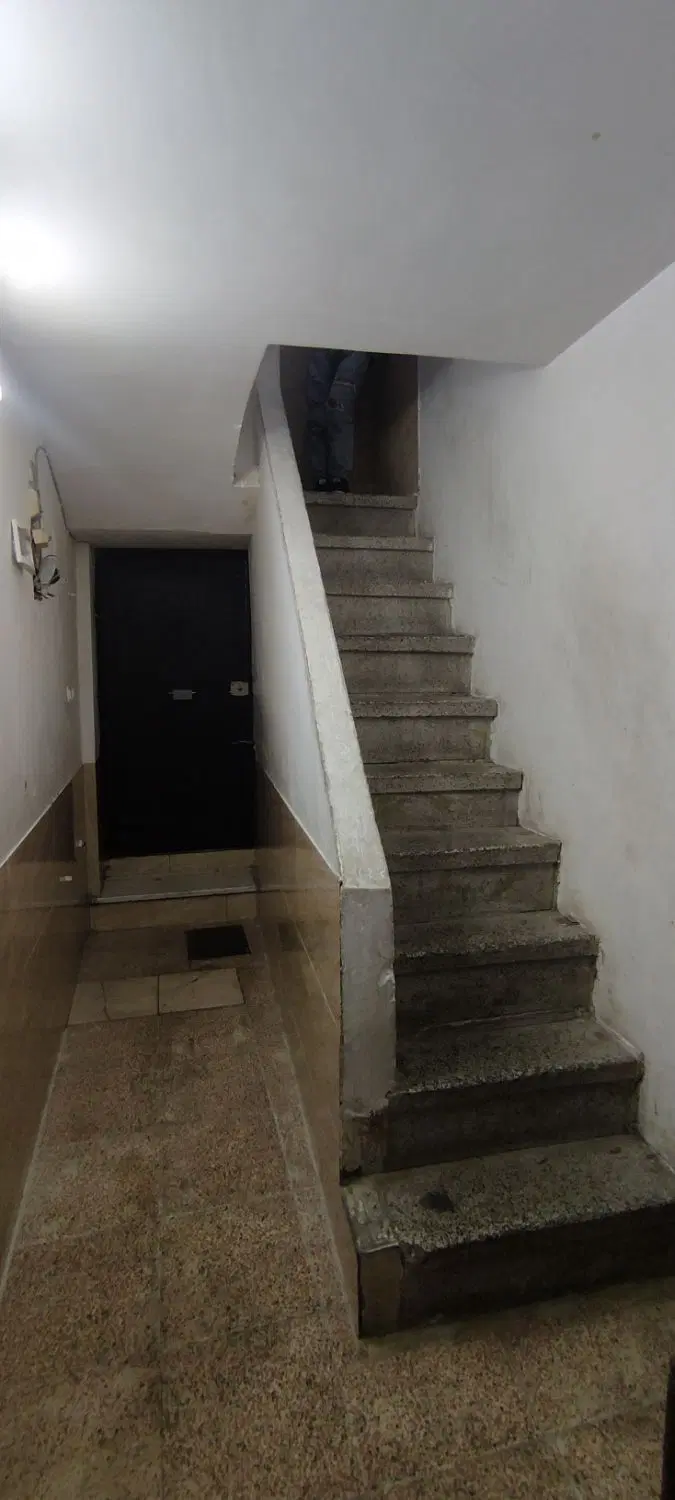 خانه حیاط دار ۱۰۰ متری دو طبقه