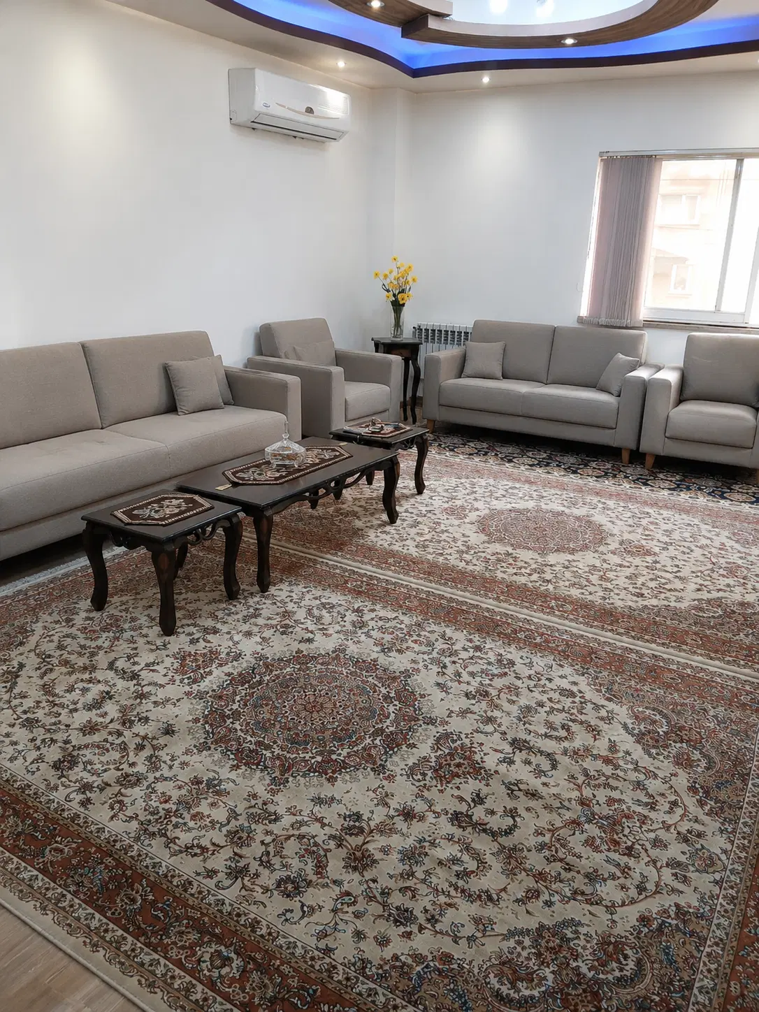 معلم_۱۳ آبان_۱۰۰متری_پارکینگ اختصاصی