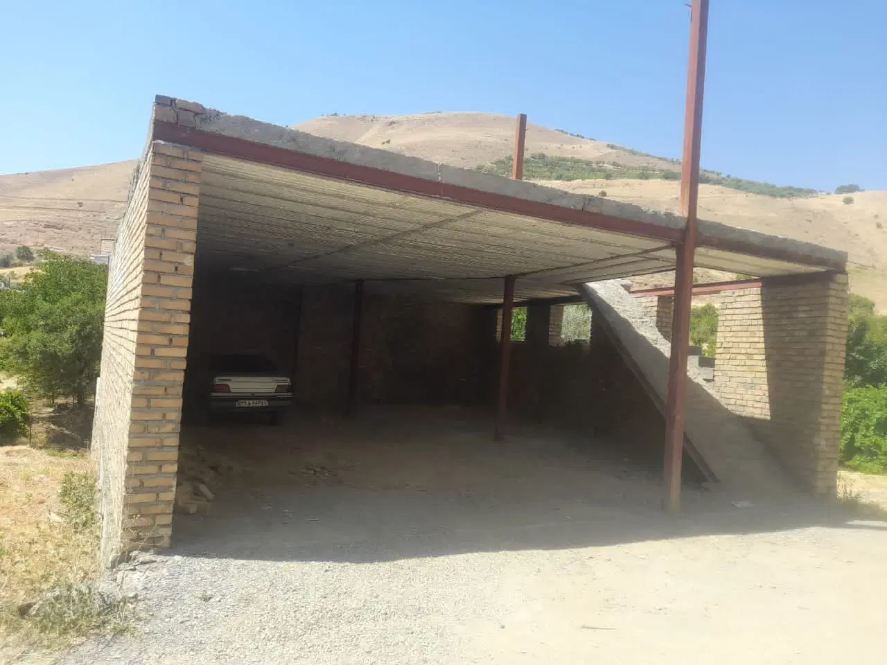 خانه نیمه کاره حسن اباد