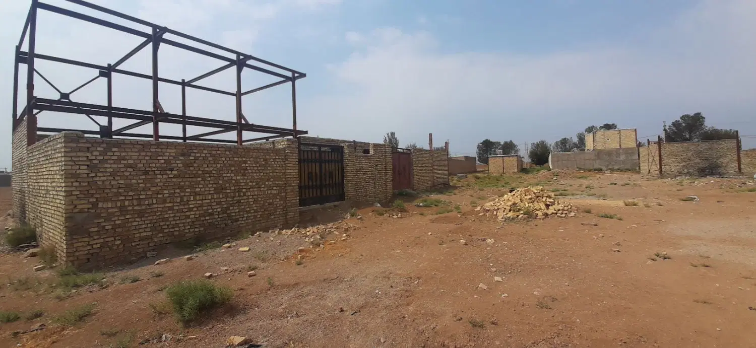 ساختمان نیمه کاره