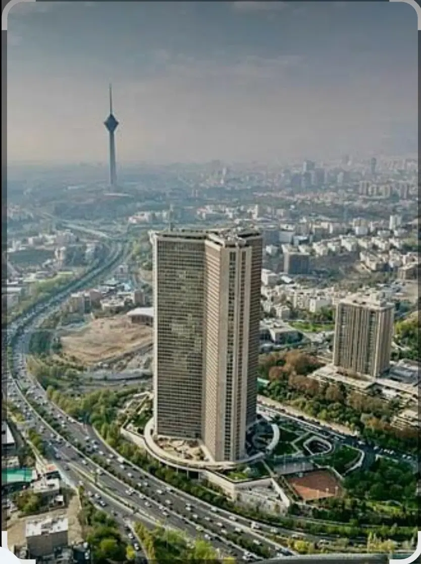 فروش آپارتمان ۳۰ متری +۳۰ متر حیاط در اختیار