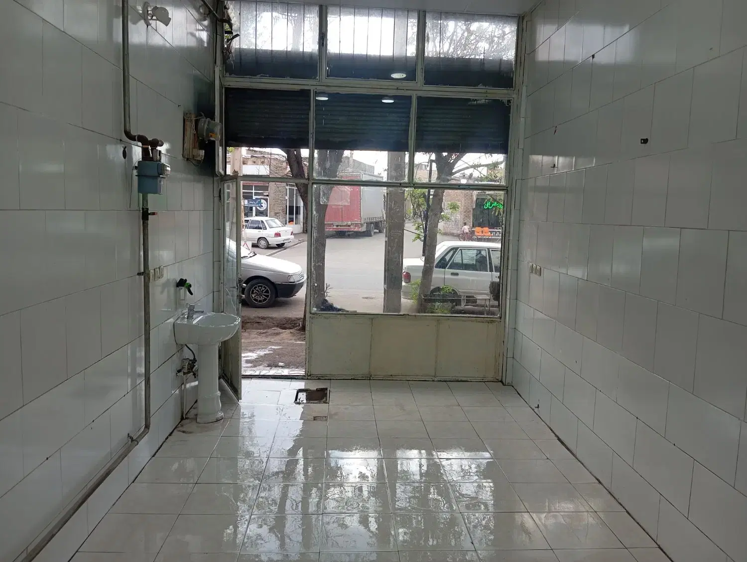 مغازه 20متری بر خیابان اصلی