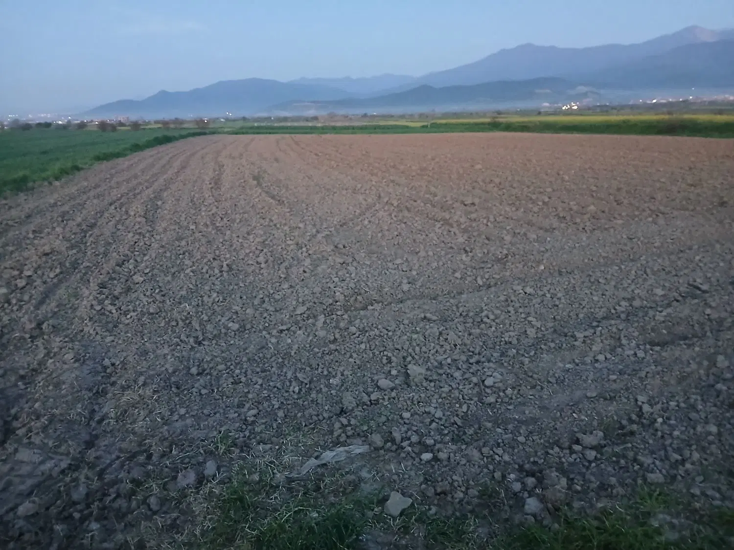 زمین باغی اصفهانکلاته