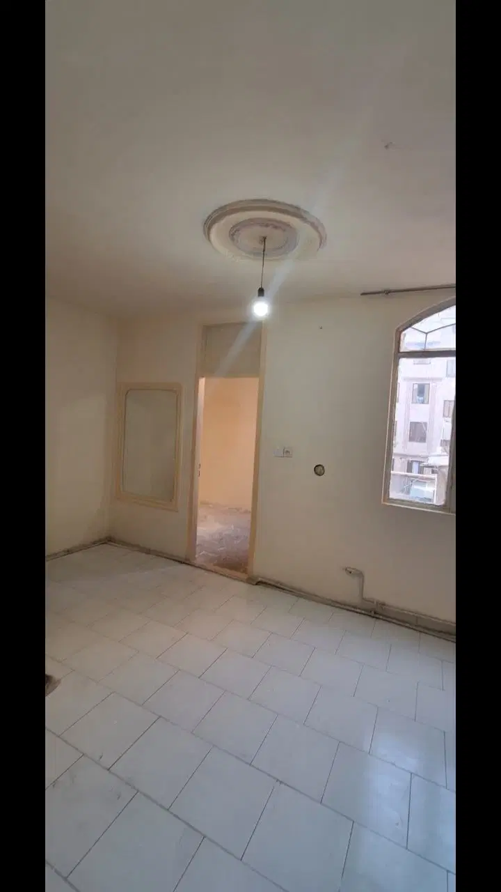 آپارتمان ۴۳متری با پارکینگ و انباری