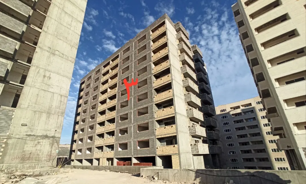 واحد ۹۴ متری میدان میلاد