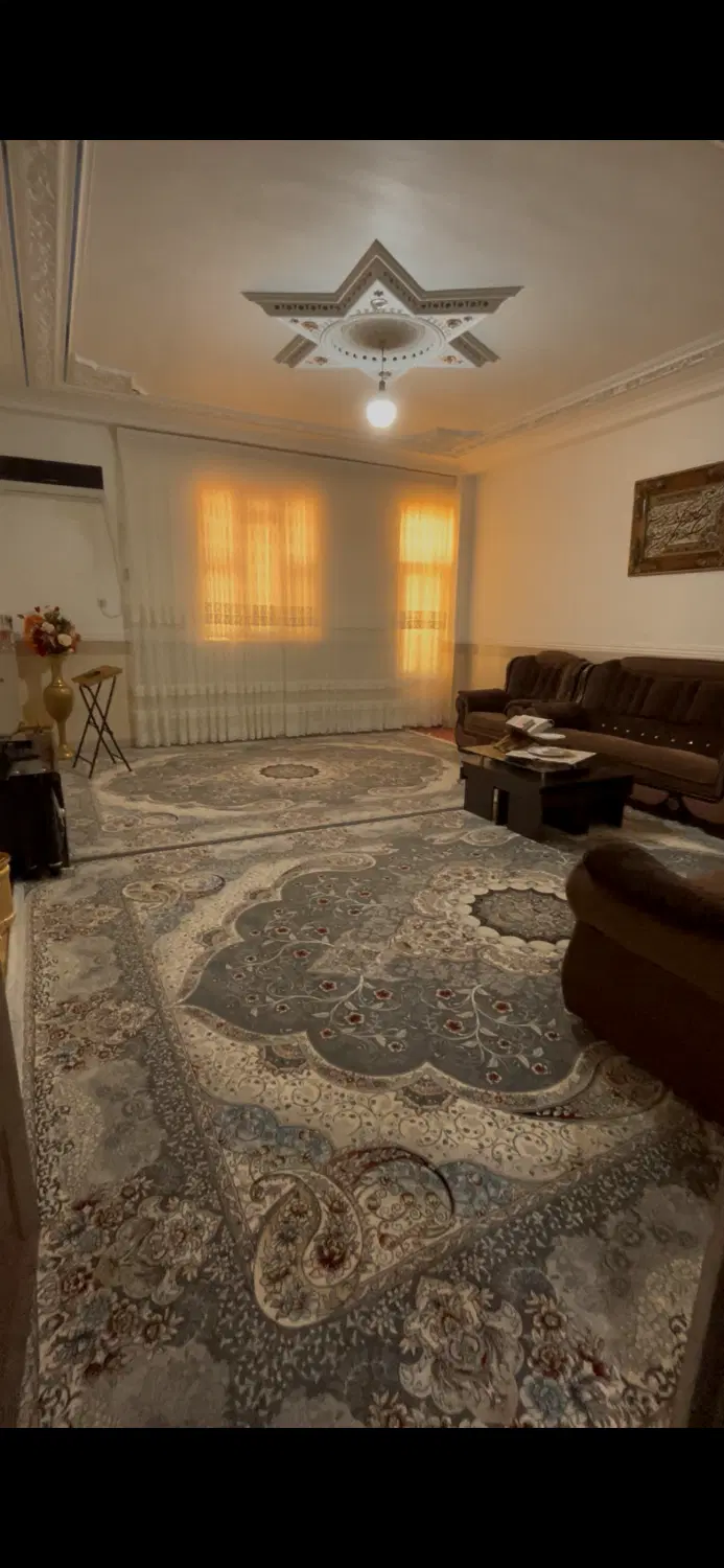 فروش دو طبقه قلب شهر زیر قیمت بازار
