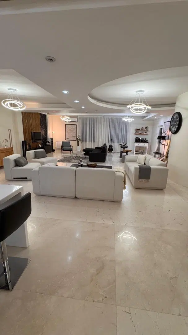 ۳۰۰متری_فول فول تاپ لوکیشن