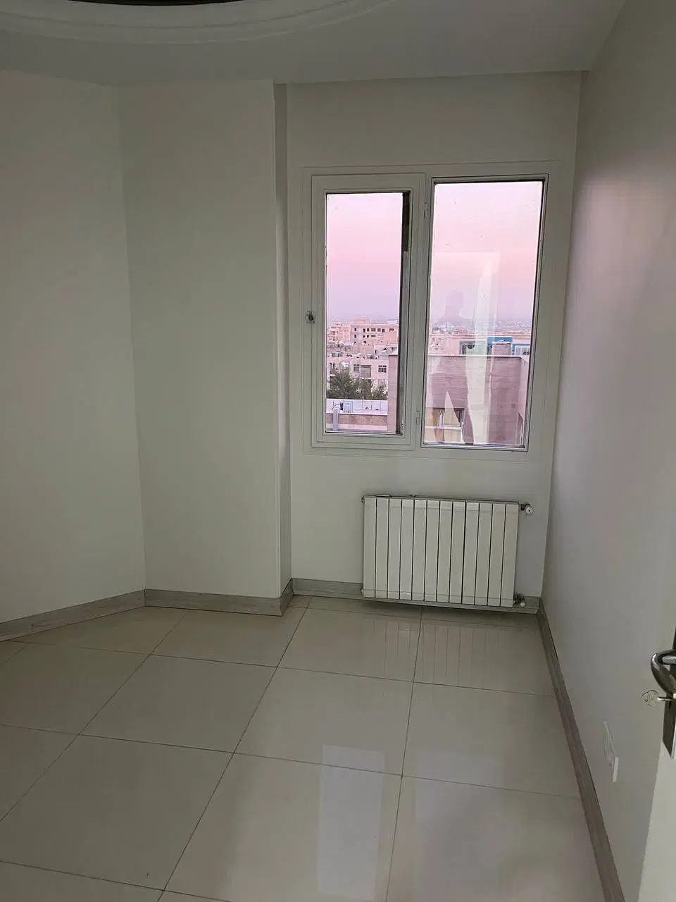 ۶۵متر ۲ خواب _ فول امکانات _ رو به آفتاب