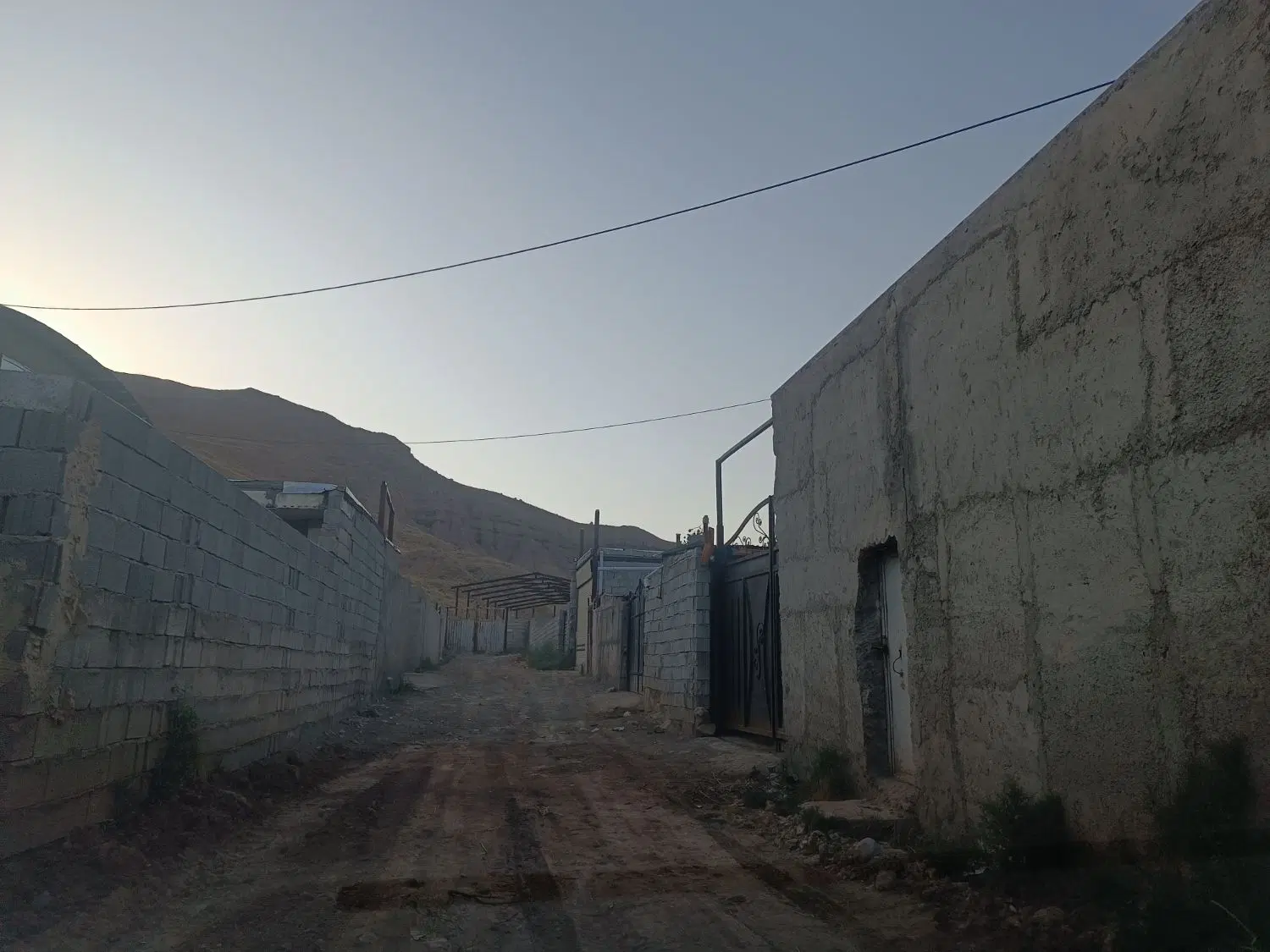 سوله سالن نیمه کاره آرپادره سی