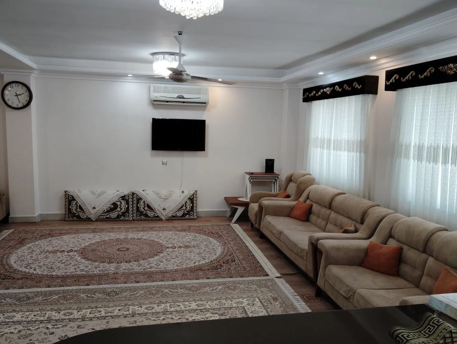 آپارتمان ۹۳ متری سه طبقه . خیابان رازی ۱۵