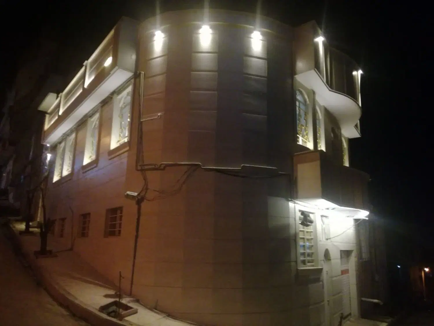 ساختمان دو سرویس راه جدا جامی ۱