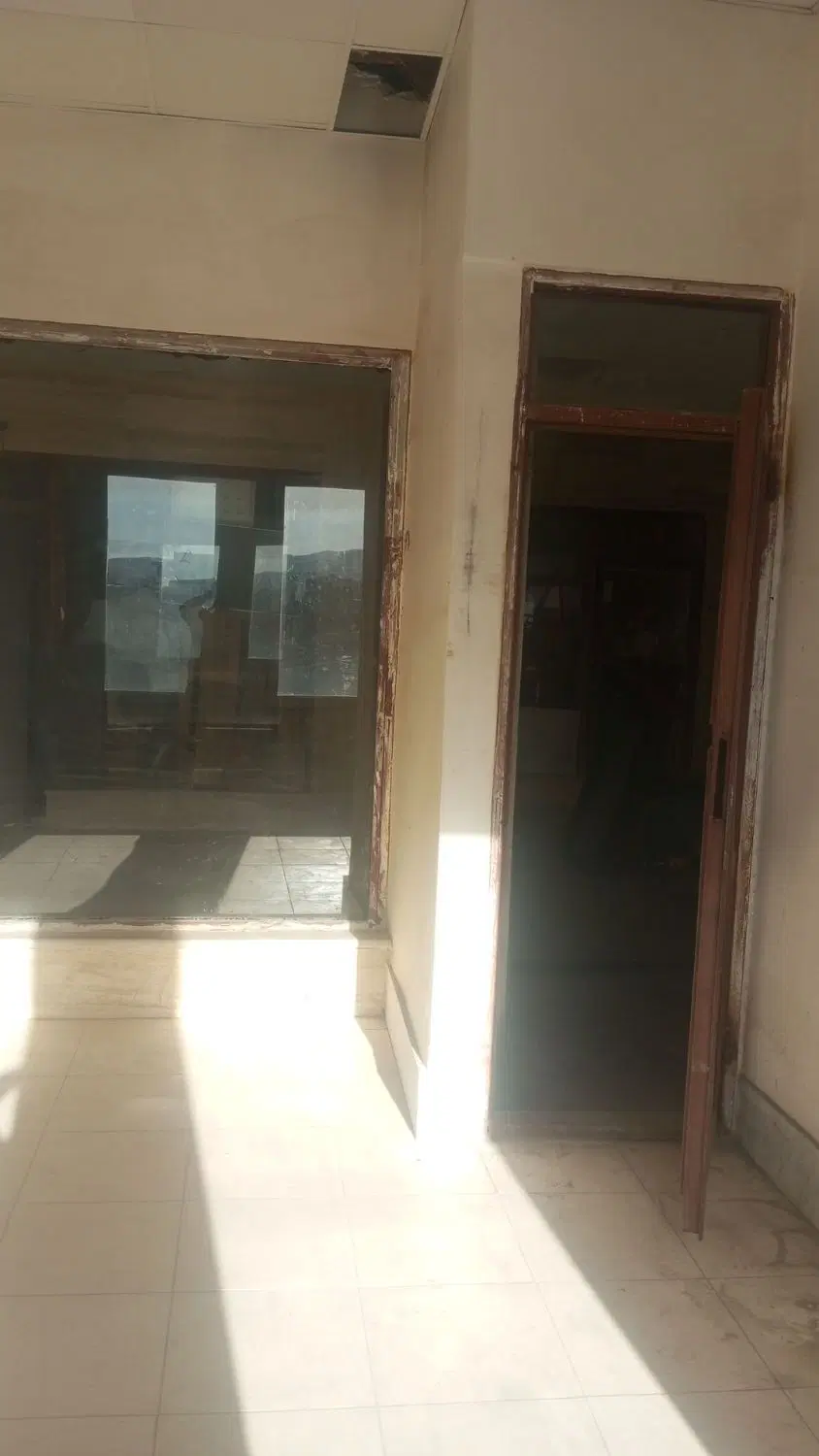 ۱۵ متر مغازه تجاری طبقه اول  تابلو خور