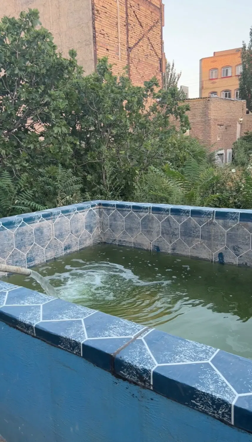 فروش حیاط ۱۲۰۰ متری