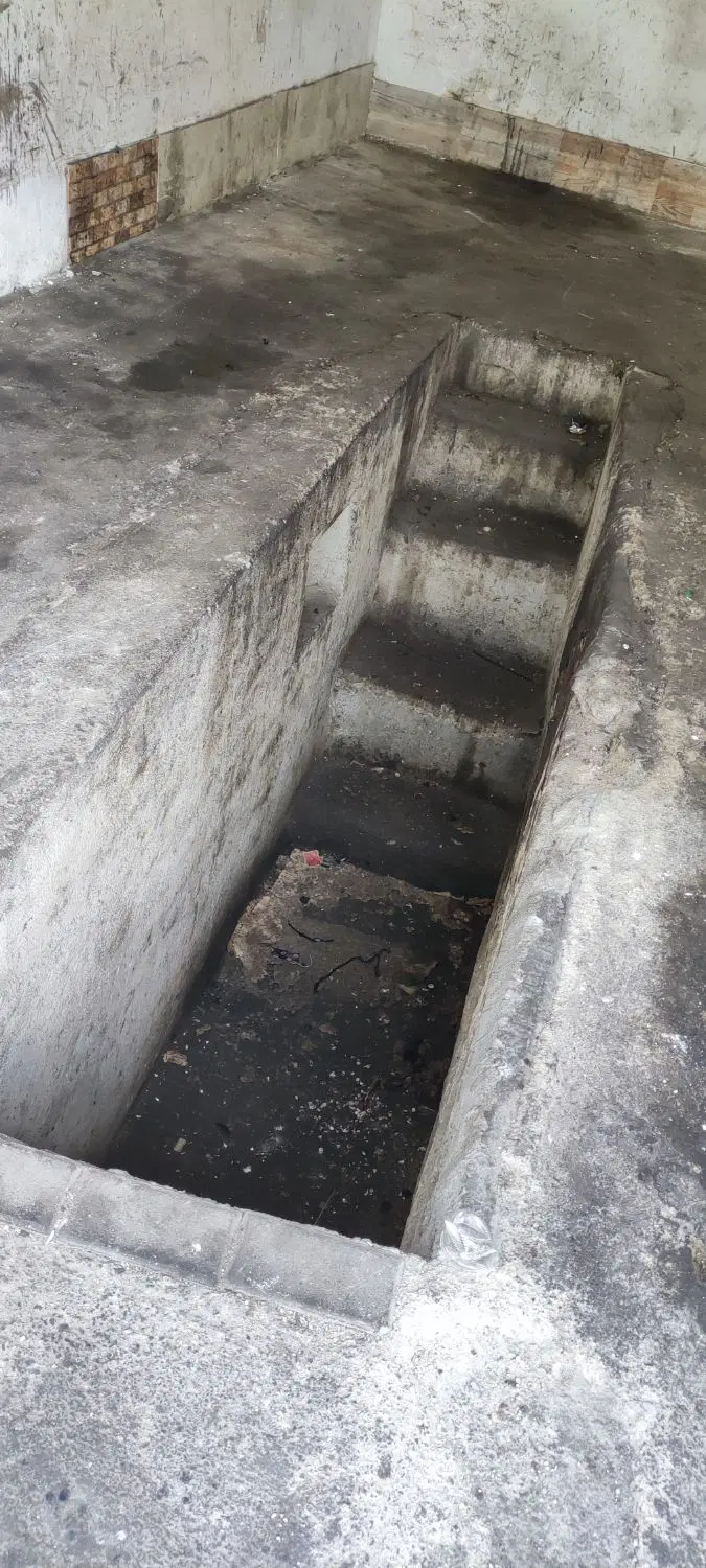 مغازه نبش خیابان