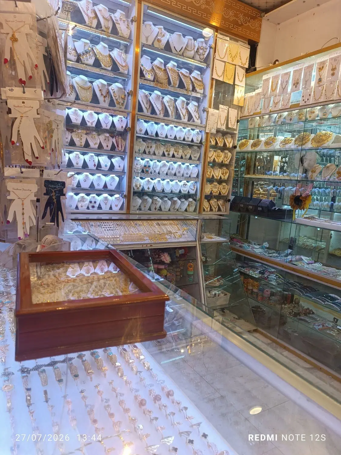 واگذاری مغازه بدلیجاتی خیابان قدس