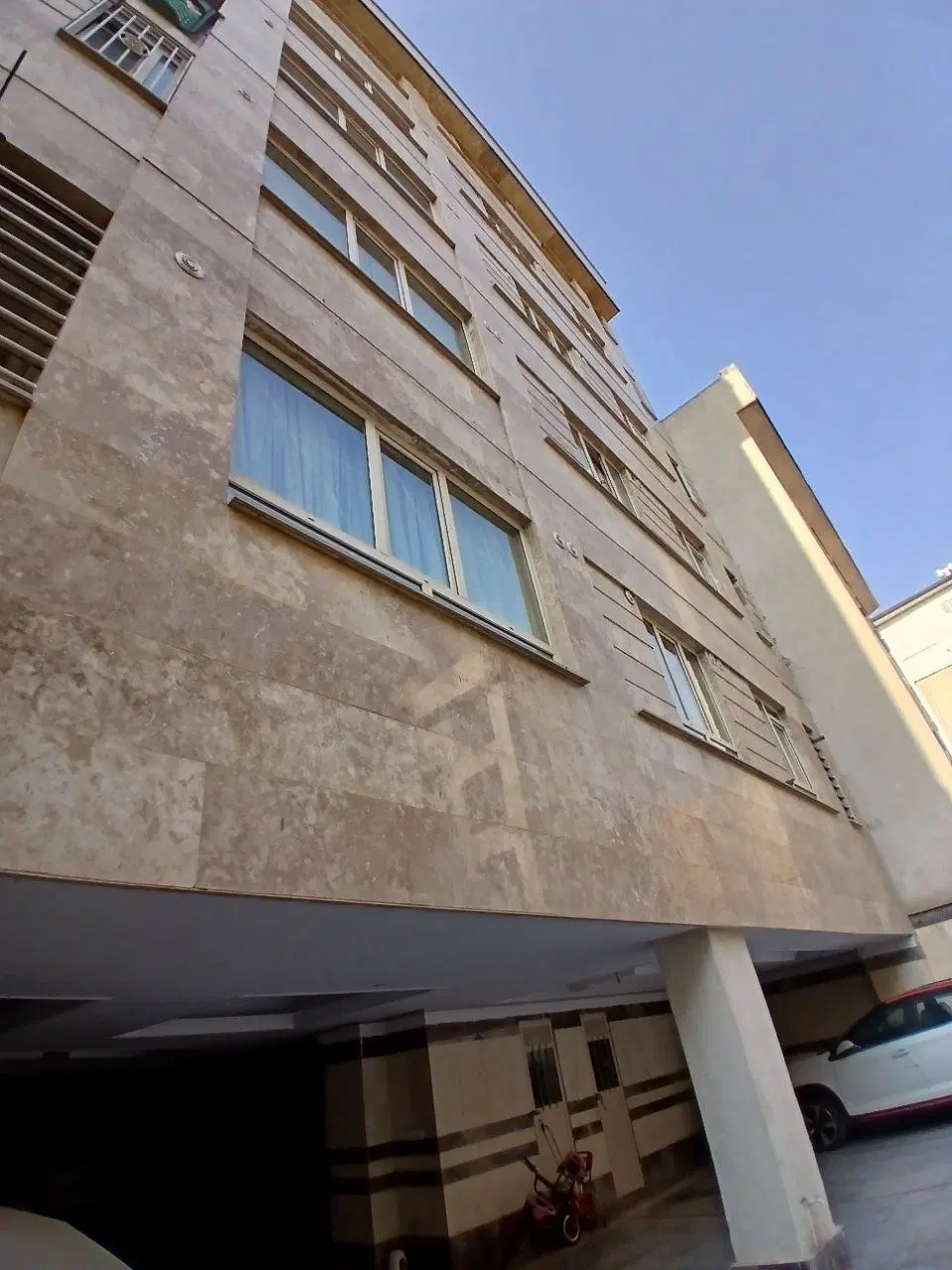 ۹۰ متر ۲ خوابه فول امکانات میرکاظمیان
