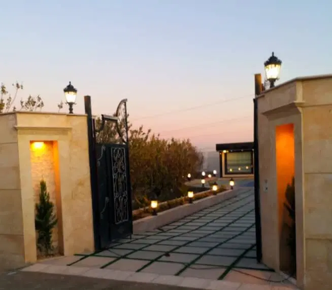 باغچه۱۰۳۴متری سنددار با۱۲۰بناشرایط ایده آل