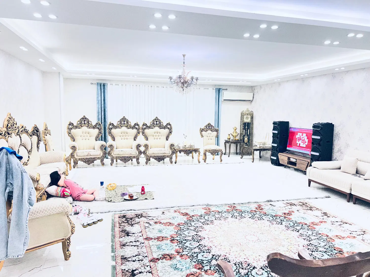یک واحداپارتمان ۱۷۵ متری سرخواجه