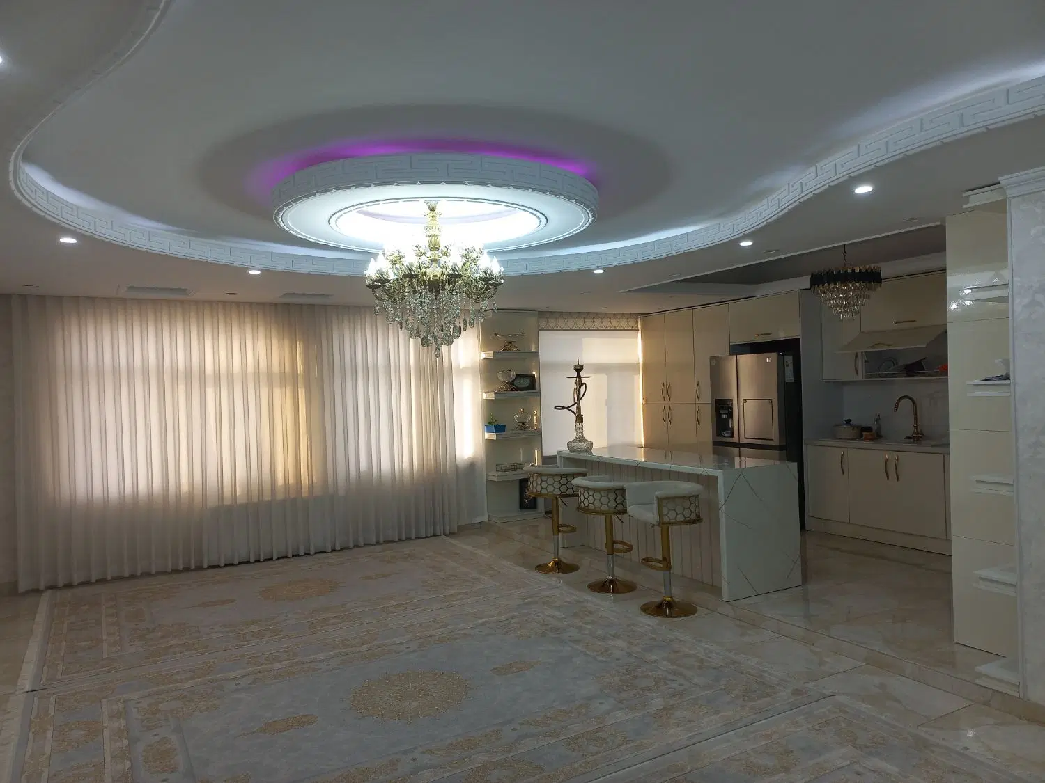 آپارتمان تک واحدی ۱۲۸ متر با پارکینگ سندی
