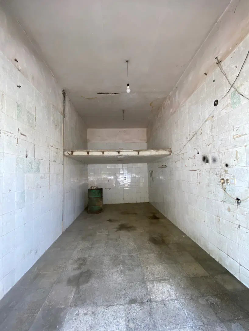 اجاره دو مغازه ۱۸ متری ۳۰۰ متر بالاتر از شبرنگ