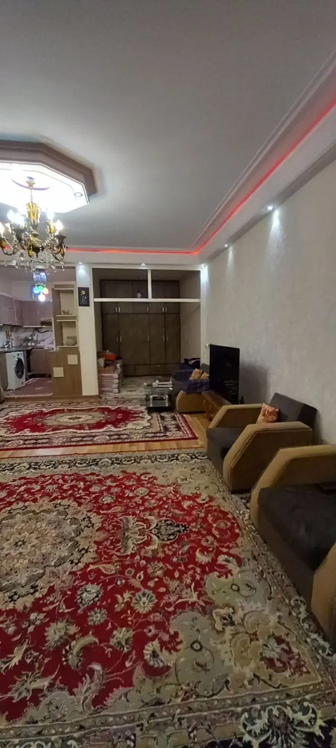 منزل دو طبقه