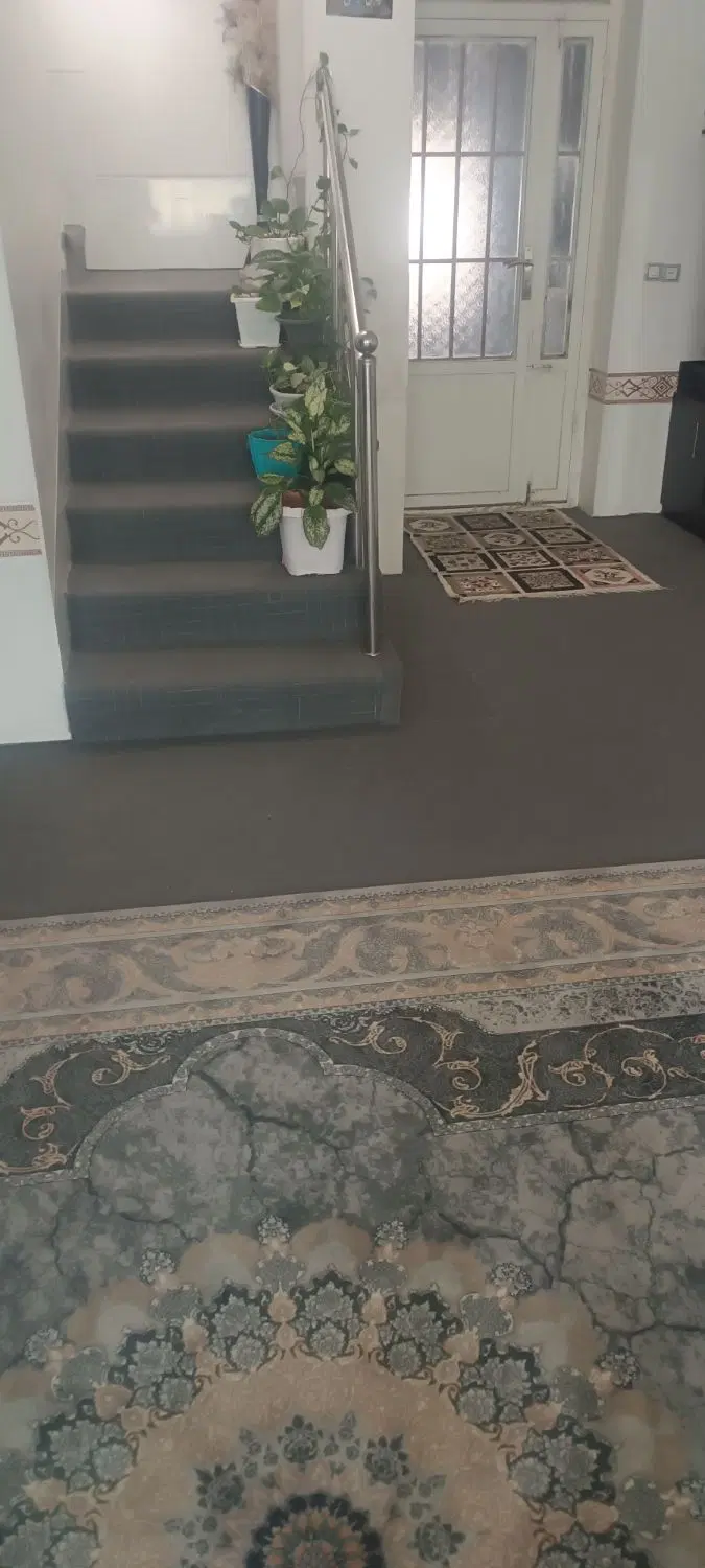 خانه ویلایی + سوئیت مستقل